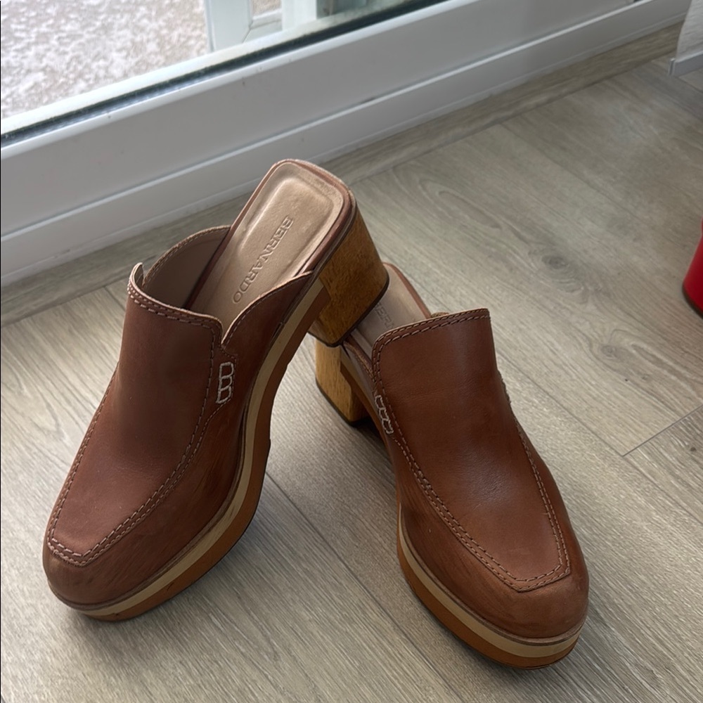Women’s Brown Leather Slip-On Shoes - Picture 7 of 10